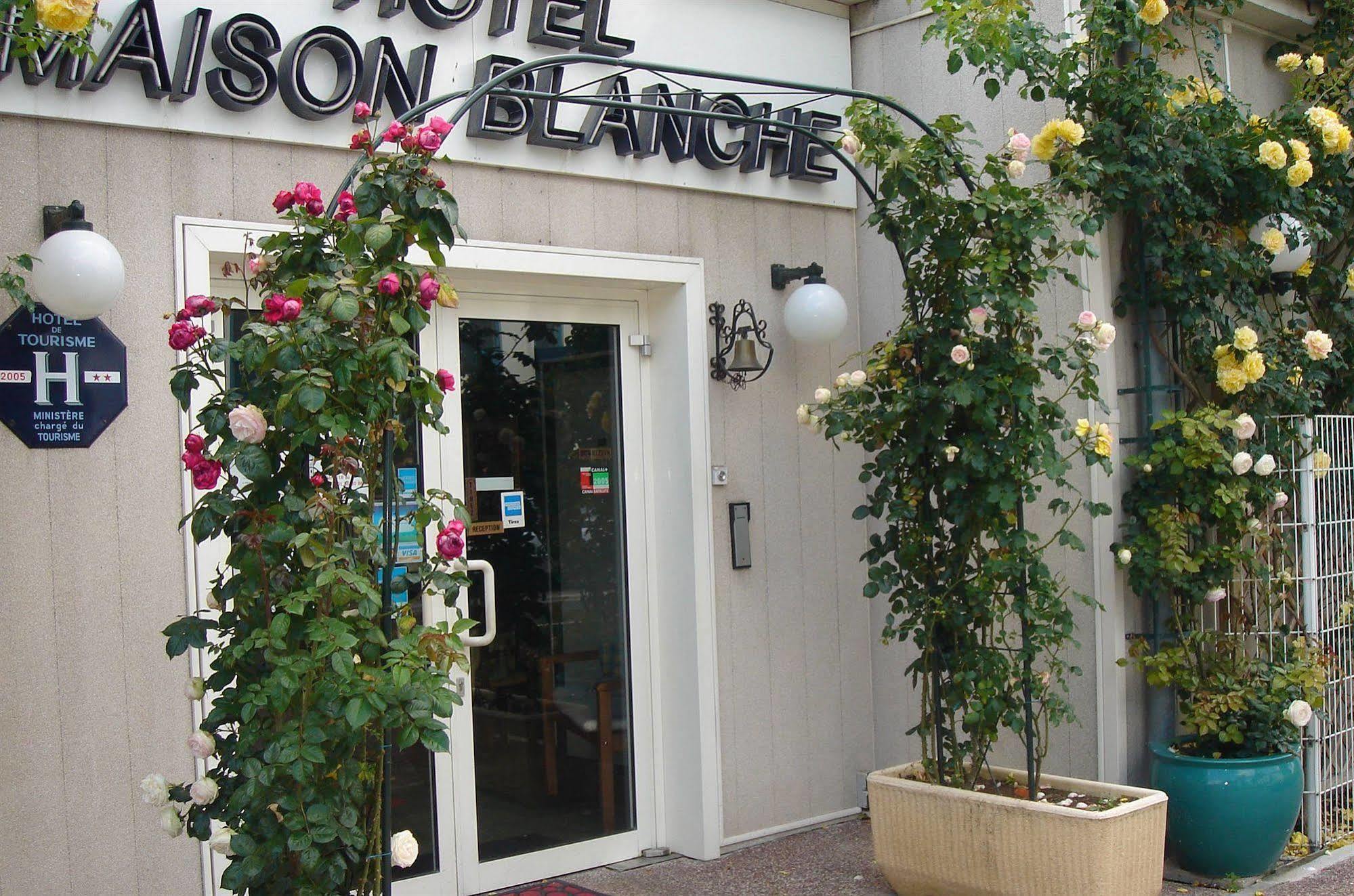 Hotel Restaurant Maison Blanche Rungis Bagian luar foto